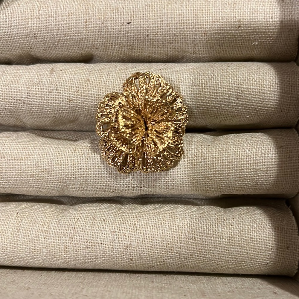 Stella & Dot Gold-Tone Flower Ring